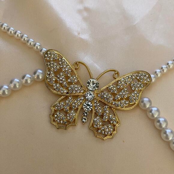 Butterfly two strand faux Pearl Choker - Picture 5 of 8